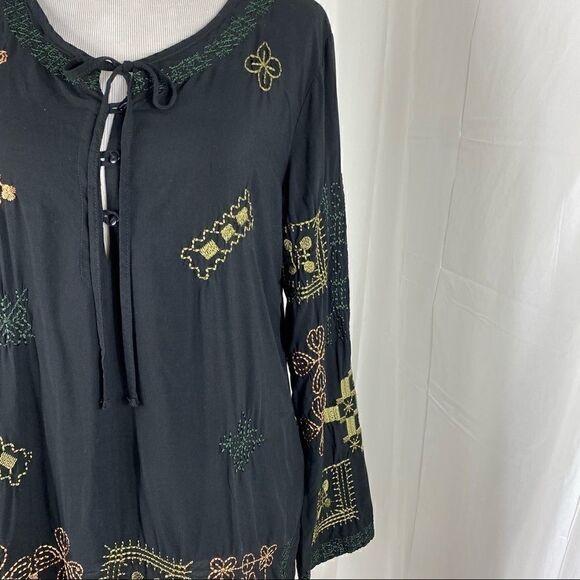 Como No? By Biz Black Embroidered Tunic Top - Picture 4 of 6